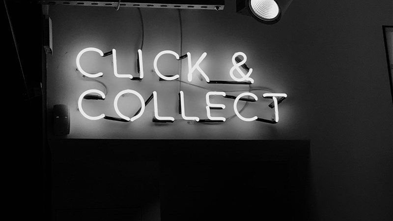 Click & Collect neon sign