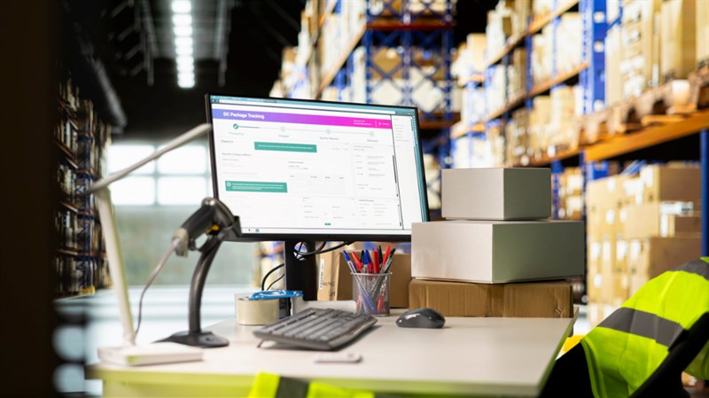 B2B ecommerce business laptop